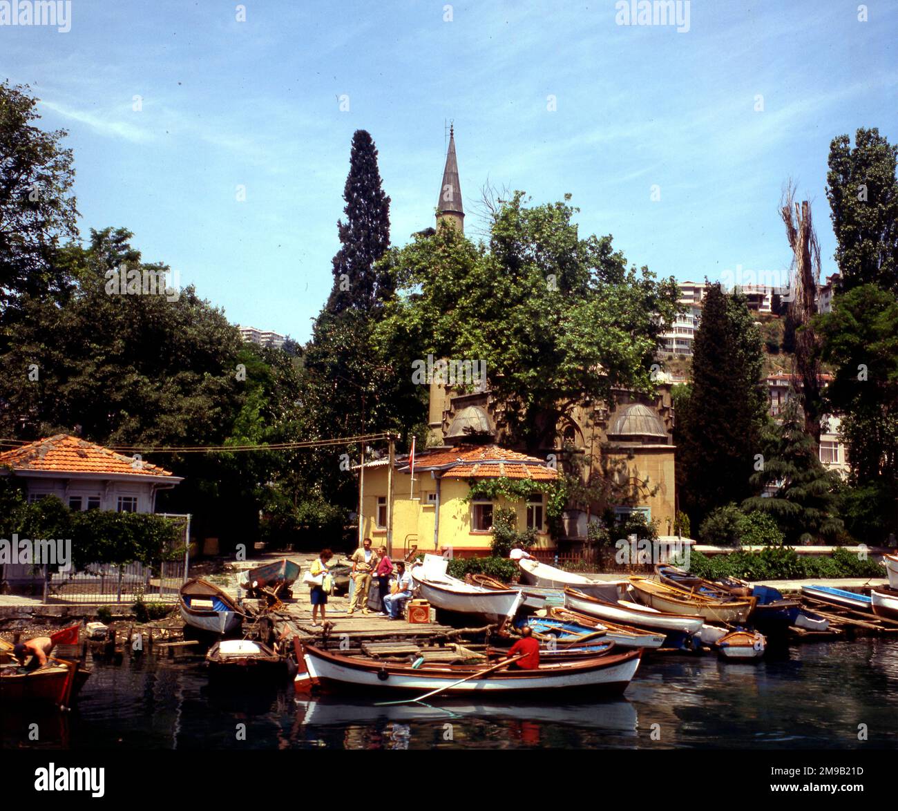 Fischerboote auf dem Bosporus, in der Nähe von Istanbul, Türkei. Stockfoto
