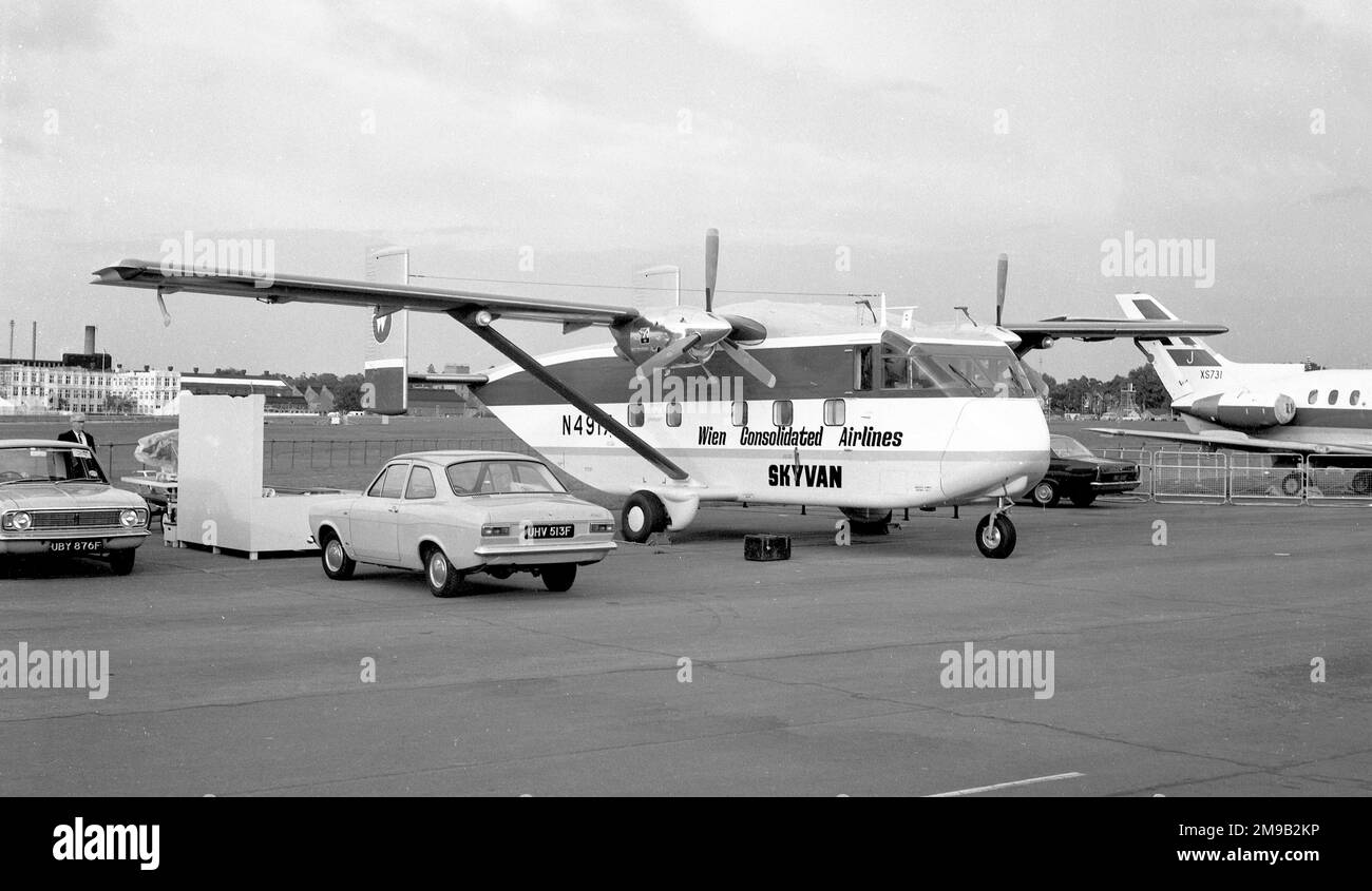 Short SC.7 Skyvan 3 N4917 (msn SH1850) von Wien Consolidated Airlines auf der SBAC Farnborough Air Show vom 16-22. September 1968. Stockfoto