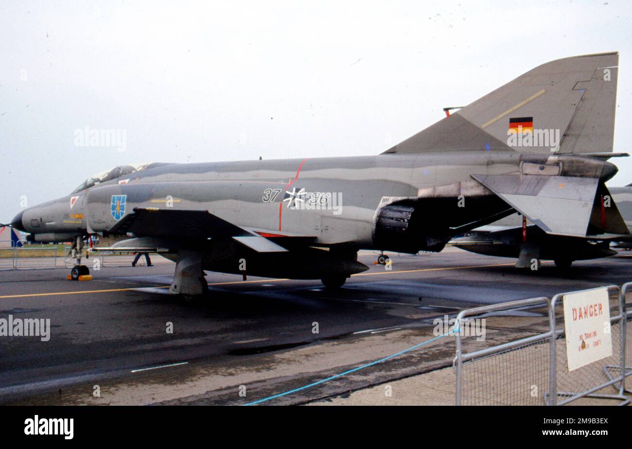 Luftwaffe - McDonnell Douglas F-4F Phantom II 37+96 (msn 4593), Jagdbombergeschwader 35, auf der RAFGreenham Common for the International Air Tattoo am 23. Juli 1983. Stockfoto