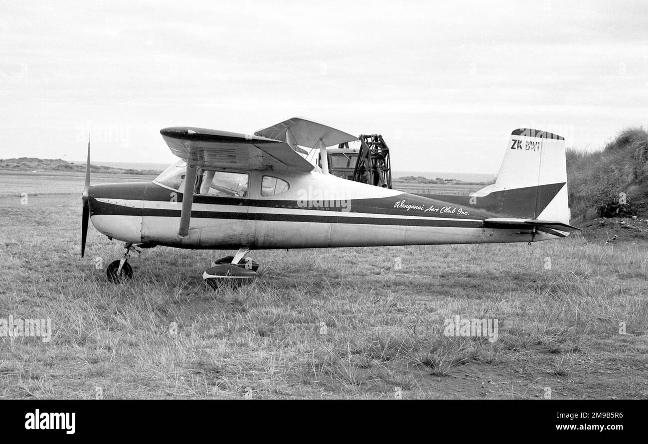 Cessna 150 ZK-BWI (msn 17507), Wanganui Flying Club inc., Wanganui, Neuseeland, am 7. März 1970 Stockfoto