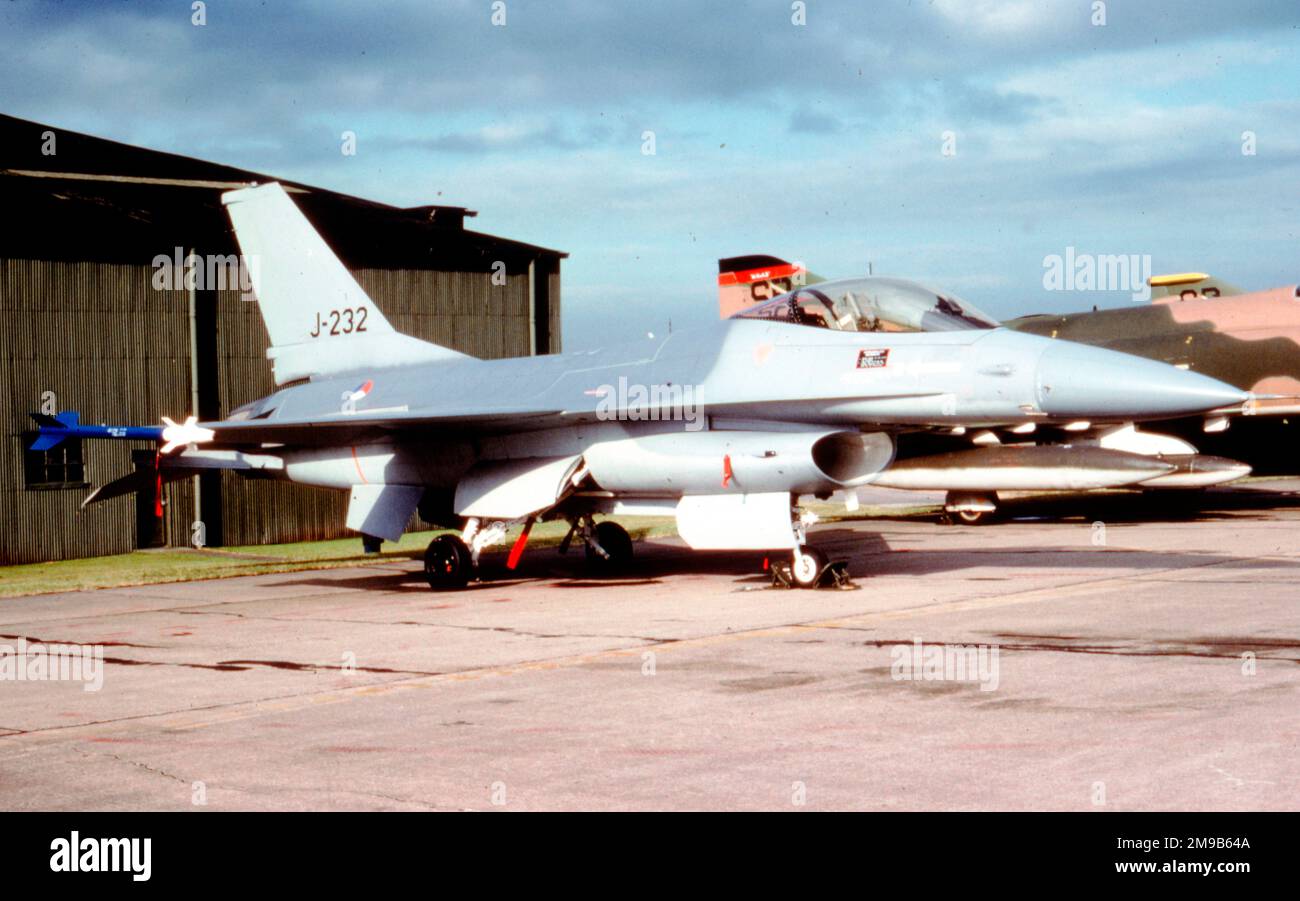 Koninklijke Luchtmacht - General Dynamics F-16A Fighting Falcon J-232 (msn 6D-56). (Koninklijke Luchtmacht - Royal Netherlands Air Force). Stockfoto