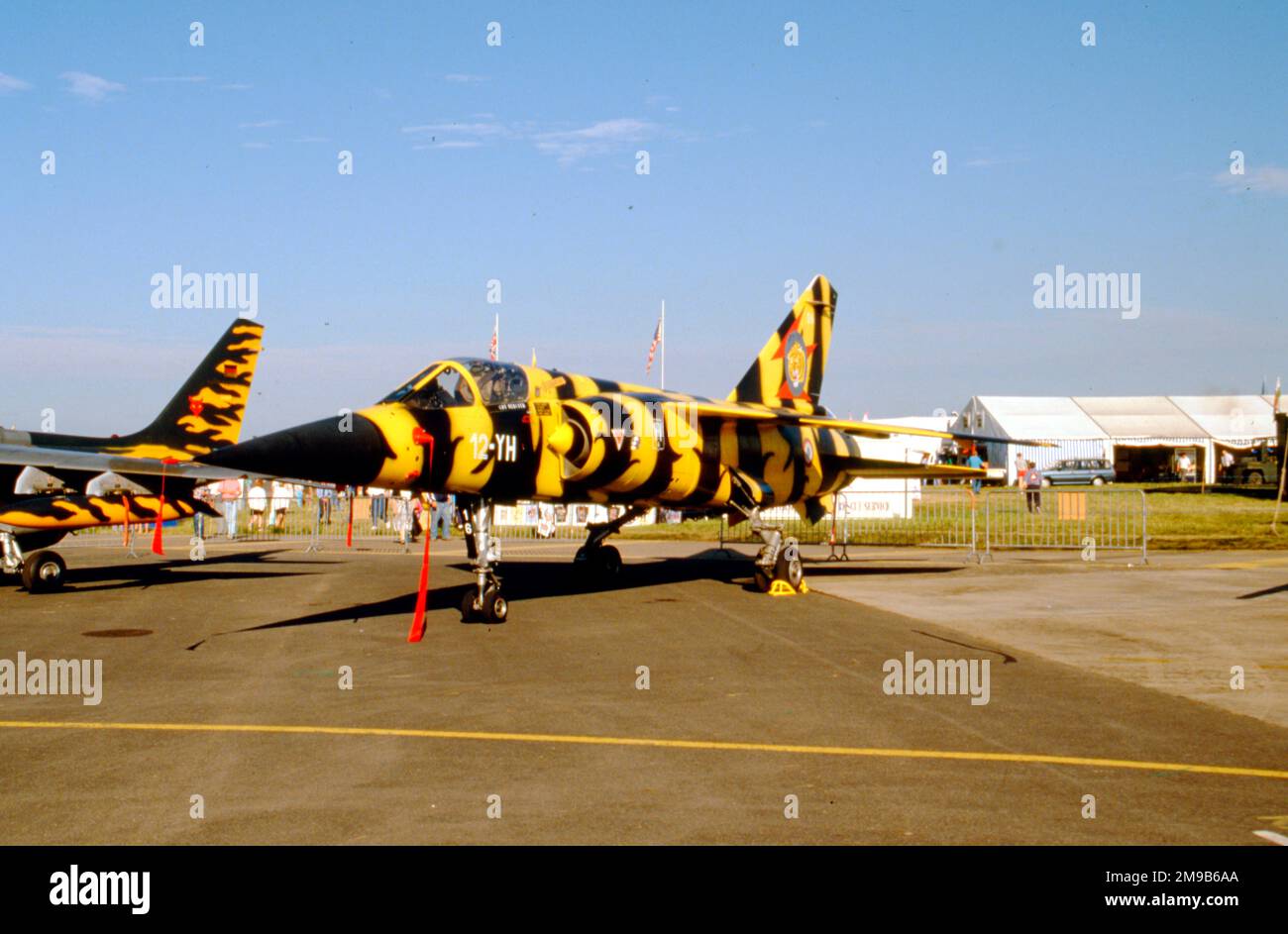 Armee de l'Air - Mirage F.1C 12-YH (msn 16), von Escadron de Chasse EC.1/12 „Cambresis“, auf der RAF Fairford für die Royal International Air Tattoo am 20. Juli 1991. (Armee de l'Air - Französische Luftwaffe). Stockfoto