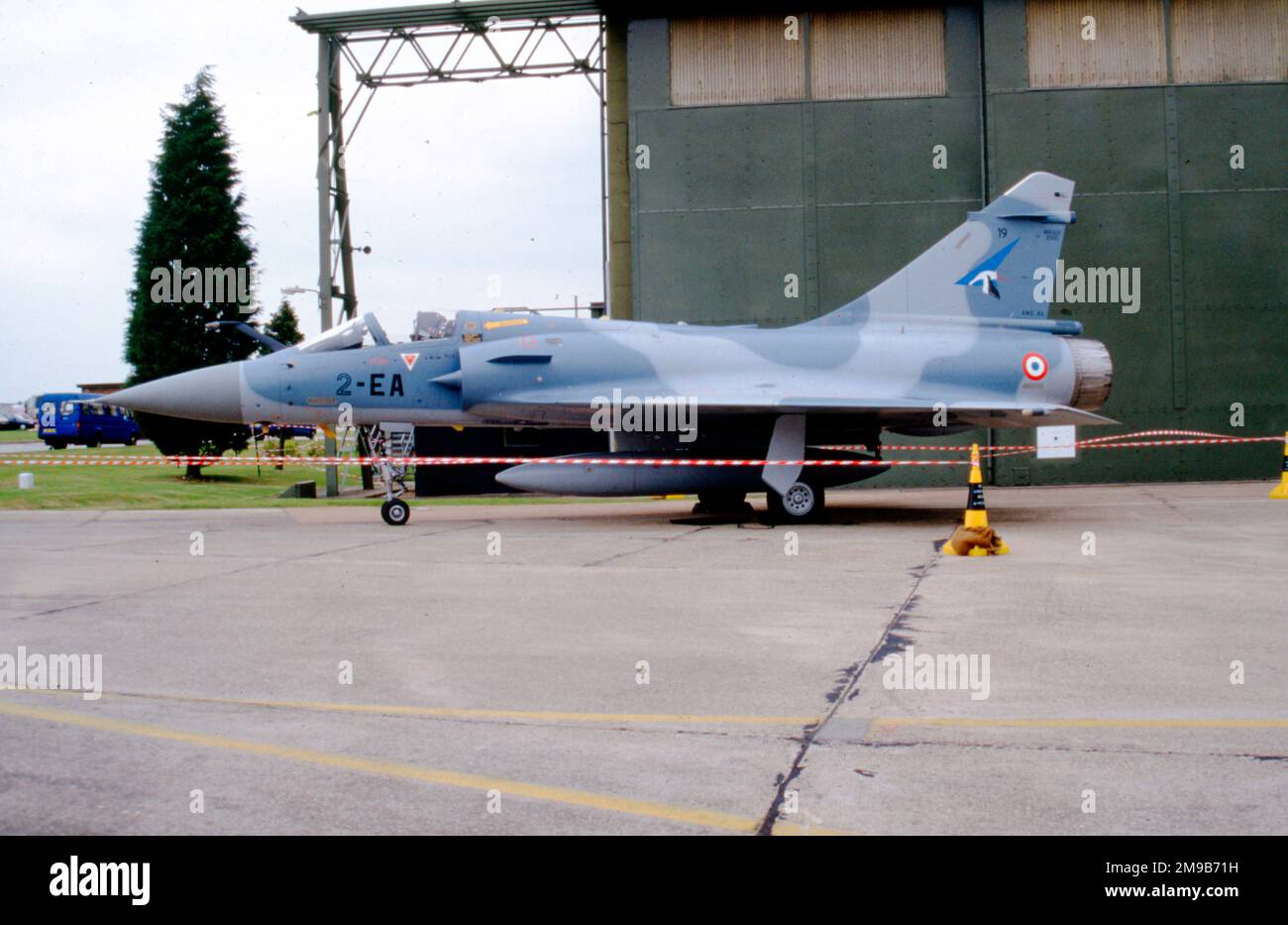 Armee de l'Air - Dassault Mirage 2000C 2-EA (msn 19), von Escadron de Chasse EC 1/2 „Les Cigones“, auf der RAF Waddington am 30. April 1988. (Armee de l'Air - Französische Luftwaffe). Stockfoto