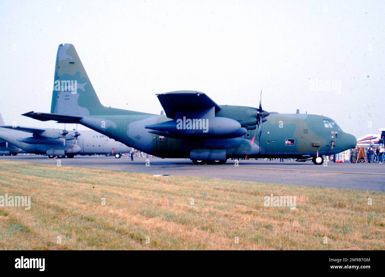 United States Air Force (USAF) - Lockheed HC-130N Hercules 90-2103 (msn 382-5294), der 210. Rettungsschwadron Alaska ANG mit Sitz in Kulis, bei der RAF Fairford im Juli 1994 für das Royal International Air Tattoo. Stockfoto