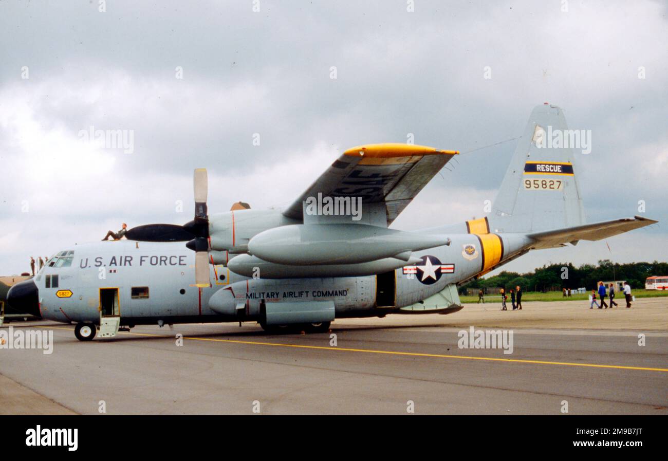 United States Air Force (USAF) - Lockheed HC-130N-LM Hercules 69-5827 (msn 382-4376), vom the67. Rettungs- und Aufklärungsgeschwader der Luft- und Raumfahrt bei der RAF Woodbridge. Stockfoto