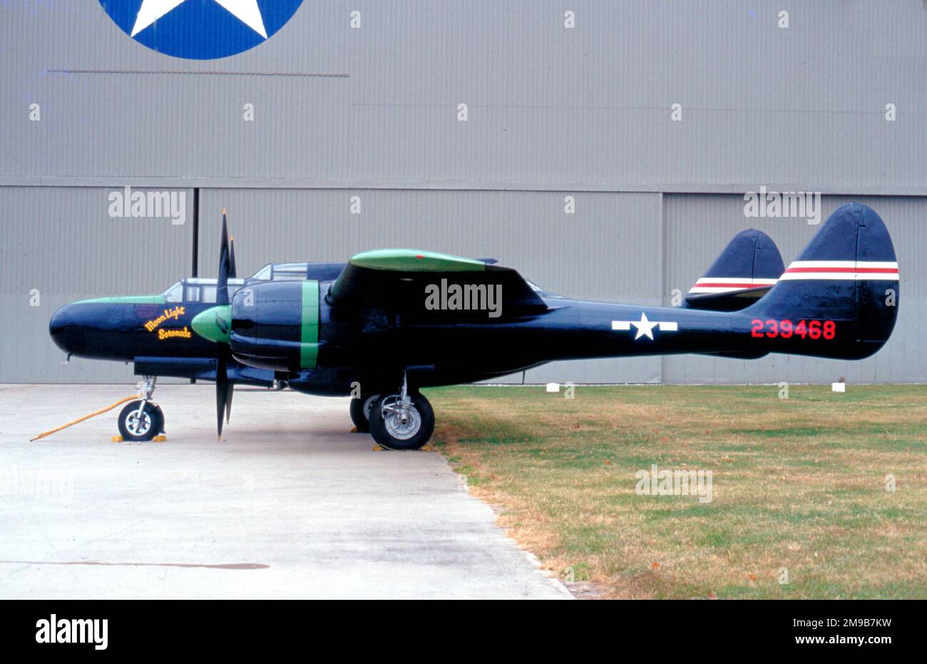 Northrop P-61C-1NO Black Widow 43-8353 (msn 1399), ausgestellt im National Museum of the United States Air Force (USAF) auf der Wright-Patterson AFB in Dayton, Ohio, ist als P-61B-1NO 42-39468 gekennzeichnet und als „Mondlicht-Serenade“ der 550. Nachtschwaffe lackiert. Stockfoto