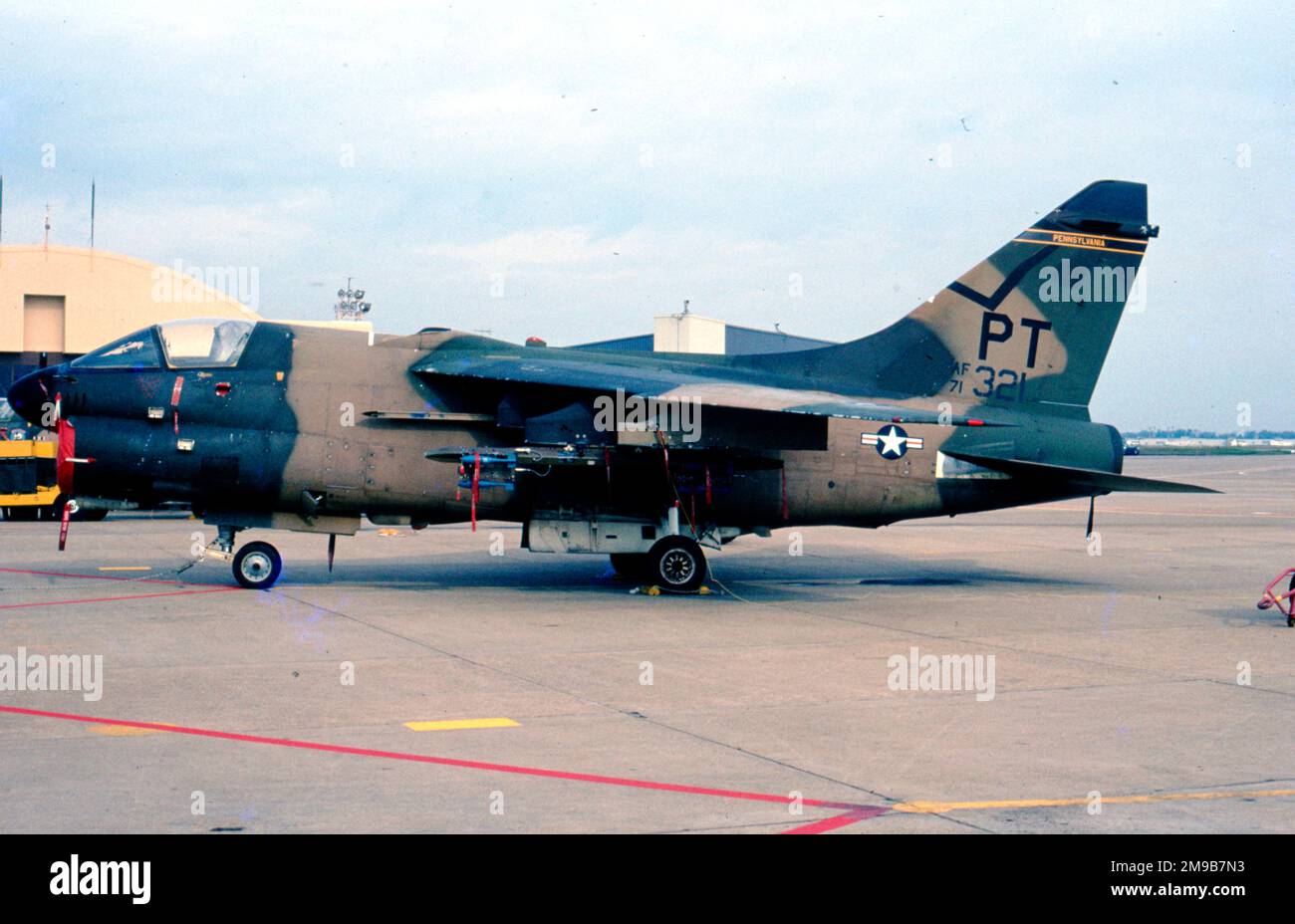 United States Air Force (USAF) - Ling-Temco-Vought A-7D-10-CV Corsair II 71-0321 (msn D-232), der 146. TFS (112TFG) der Pennsylvania ANG. Stockfoto