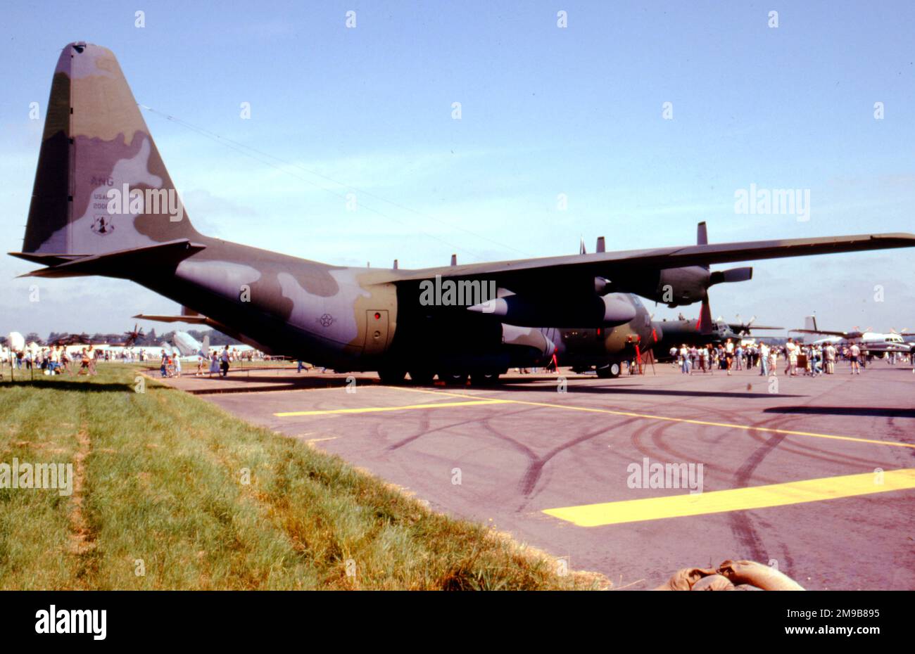 United States Air Force (USAF) - Lockheed C-130H-LM Hercules 82-0061 (MSN 382-4982) der Alaska ANG, RAF Fairford am 13. Juli 1985. Stockfoto
