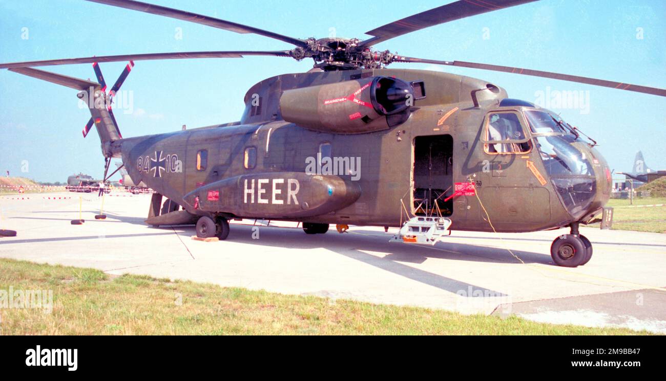 Heeresflieger - VFW-Fokker CH-53G Stallion 84+10 (msn V65-008), am Luftwaffenstützpunkt Nordholz für eine Flugschau am 18. August 1996. (Heeresflieger - Deutsche Armee Luftfahrt). Stockfoto