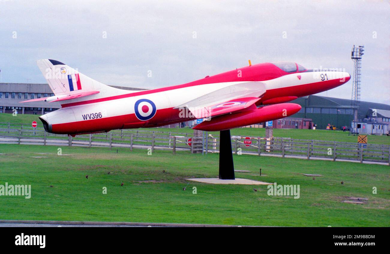 Hawker Hunter T.8C WV396 (msn 41h/670839), im Februar 1998 im Pförtnerdienst im RAF-Tal. Stockfoto