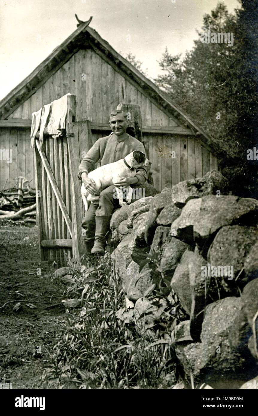 Deutscher Soldat mit Hund, WW1 Stockfoto