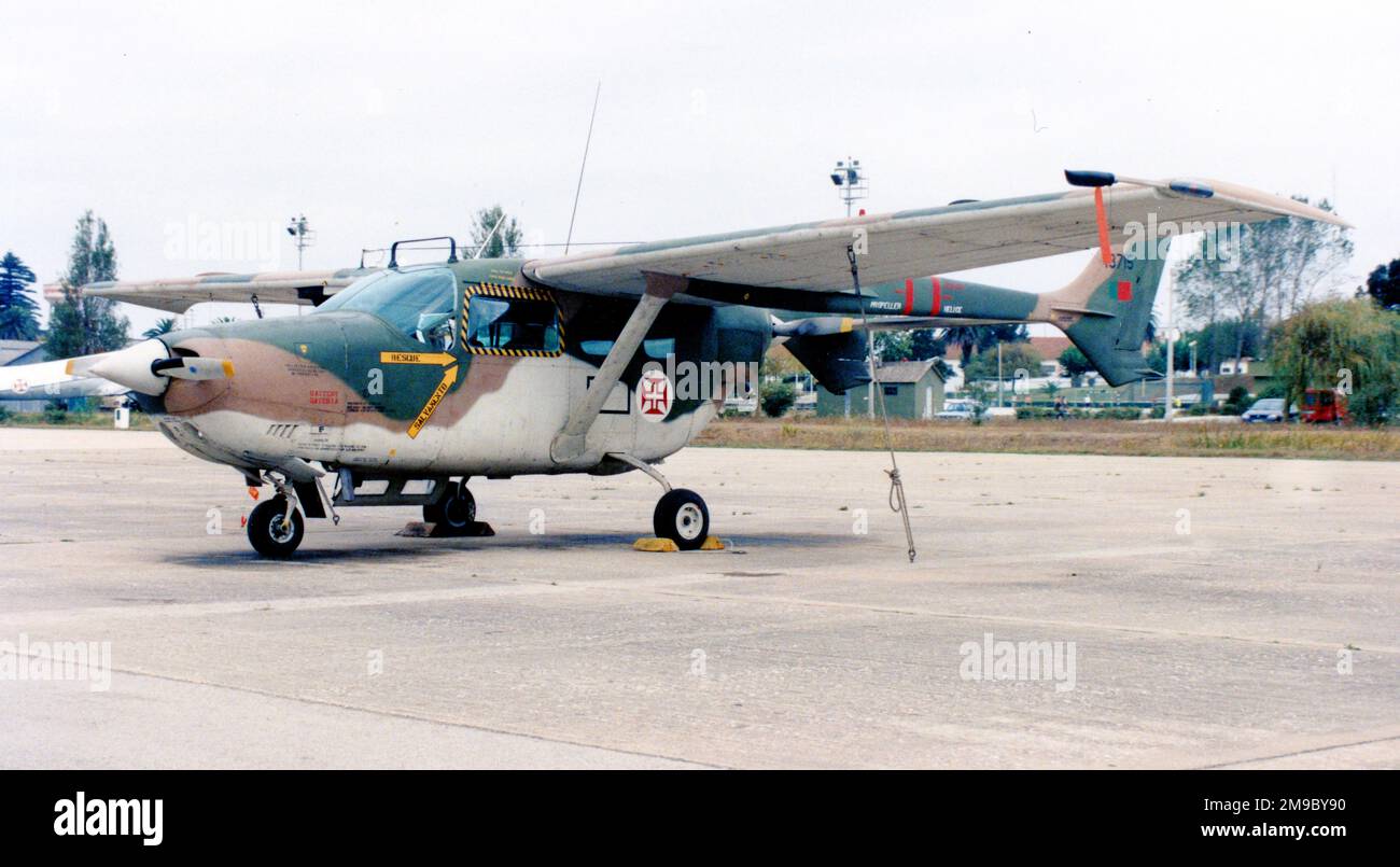 Forca Aerea Portuguesa - Reims-Cessna FTB337G Milirol 13715 (msn 0016). (Forca Aerea Portuguesa - Portugiesische Luftwaffe). Stockfoto