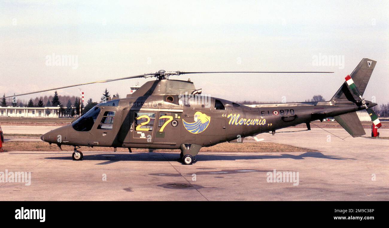 A 109cm -Fotos und -Bildmaterial in hoher Auflösung – Alamy