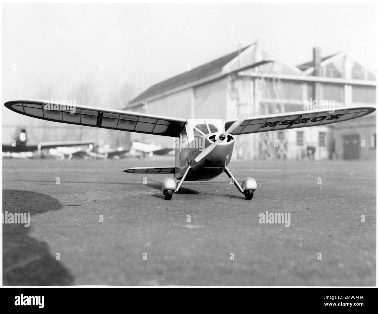 Das Modell „Stinson 105“ eines Megow-Modells, 50in kostenlose Flugzeuge. Stockfoto