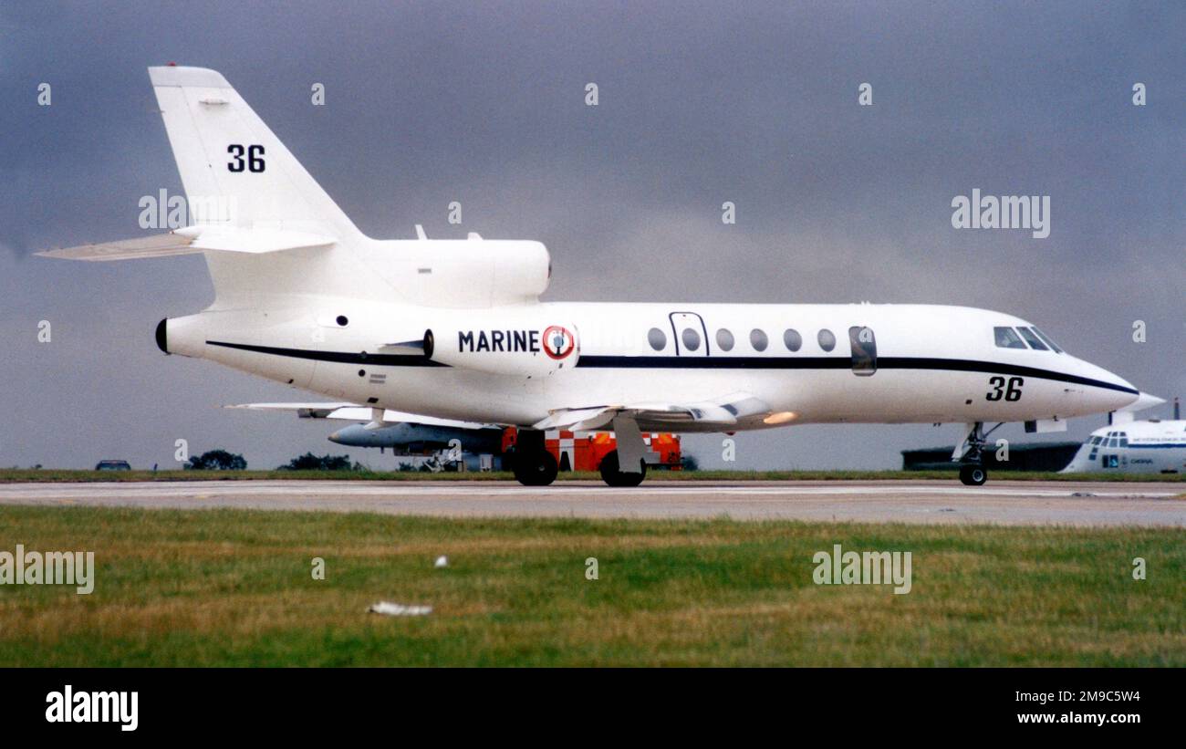 Aeronavale - Dassault Falcon 50m SURMAR 36 (msn 36) vom 24 Flottille, auf der RAF Cottesmore für die Royal International Air Tattoo am 23. Juni 2000. (Aeronavale - Aeronautique Navale Francaise - French Naval Aviation) Stockfoto