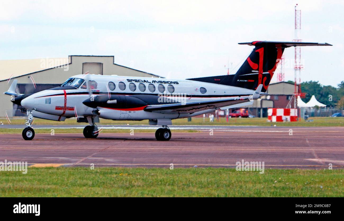 Beechcraft King Air 350ER Special Missions N1459 (msn FL-667), auf der Royal International Air Tattoo - RAF Fairford 7. Juli 2012. Stockfoto