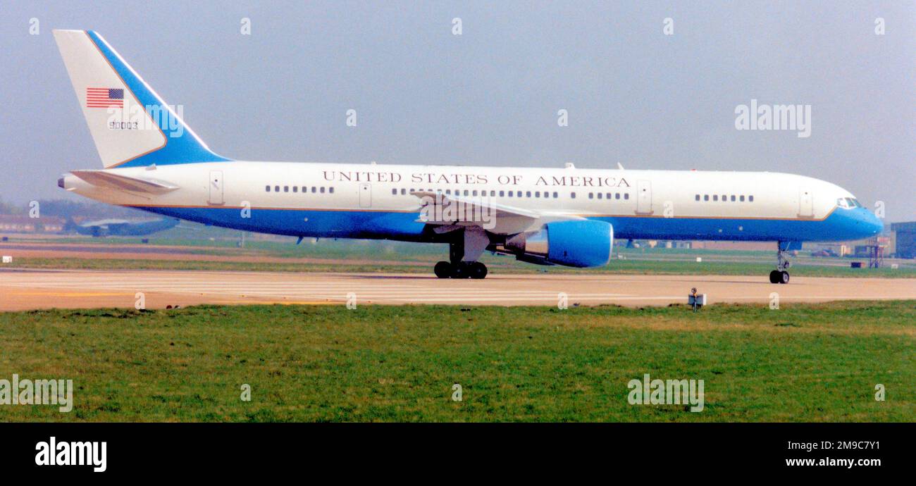 United States Air Force - Boeing C-32A 99-0003 (MSN 29027 / 824, B757-2G4), der 89. AW, 1. AS, bei Andrews AFB. Stockfoto