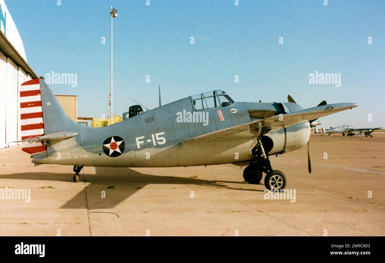 General Motors FM-2 Wildcat N681S (msn 3226, Ex BuAer 55585) der Confederate Air Force, am 8-10. Oktober 1992 am Flughafen Midland. Stockfoto