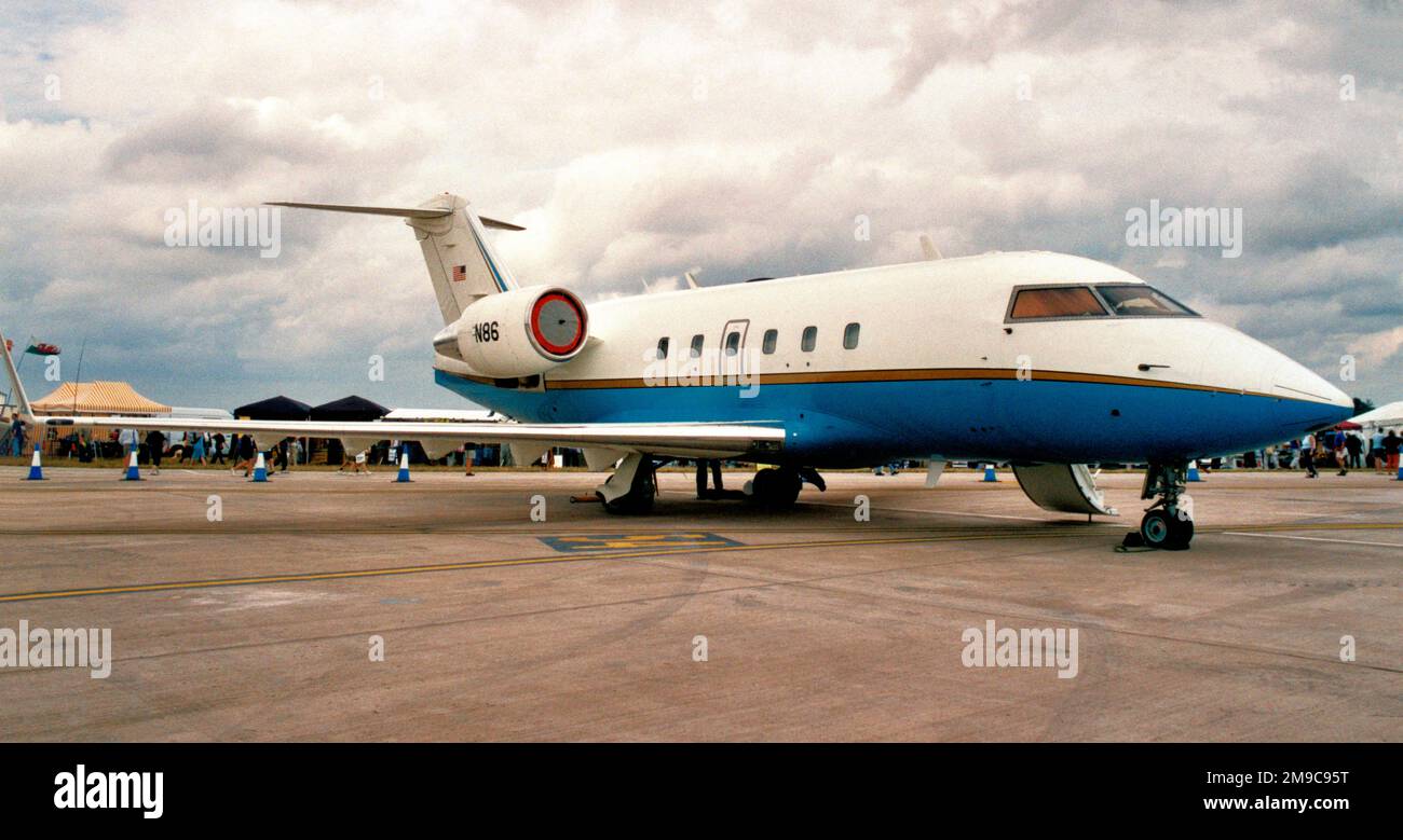 Canadair 601-3R Challenger N86 (msn 5167), ein Luftweg- und NAV-Prüfer der Bundesluftfahrtbehörde, auf der Royal International Air Tattoo - RAF Fairford, 19. Juli 2003. Stockfoto