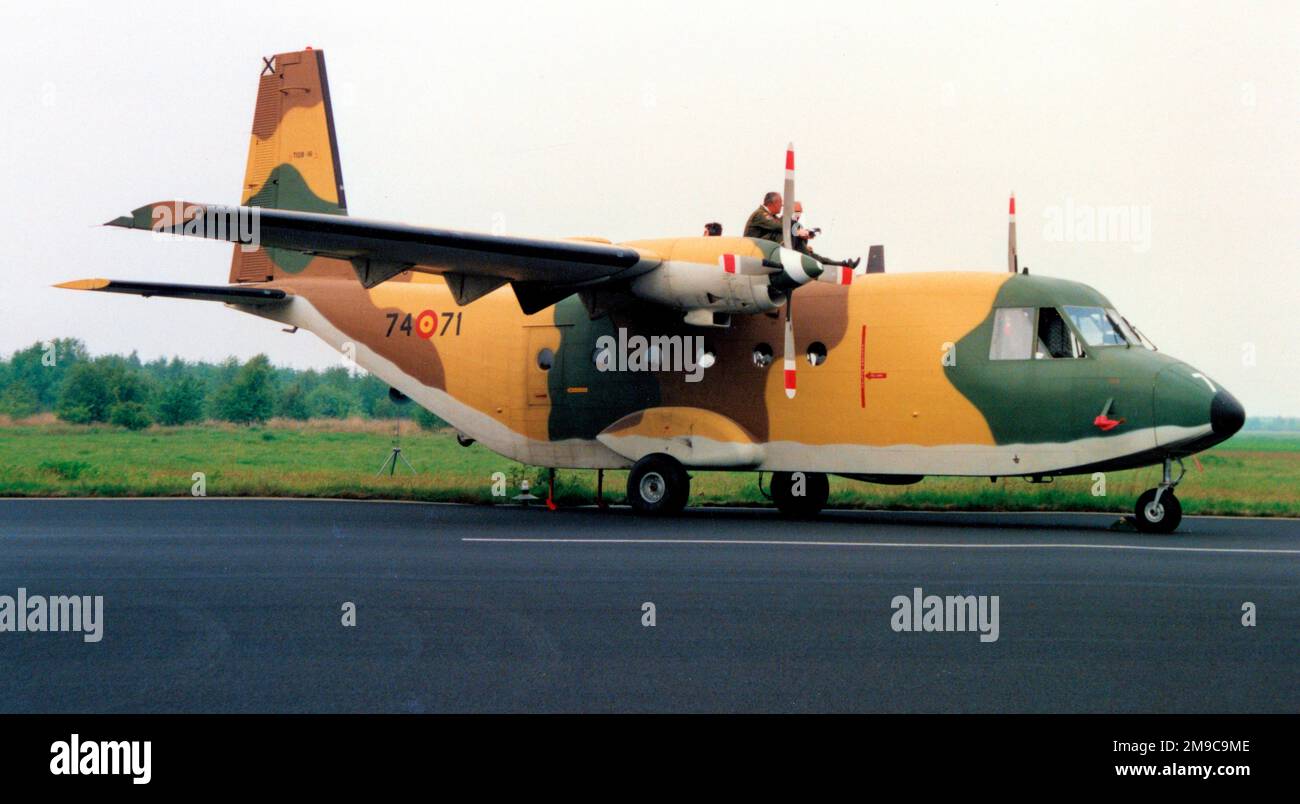 Fuerza Aerea Espanola - CASA C-212-100 T.12B-16 - 74-71 (msn A1-10-20), von Ala 74. (Fuerza Aerea Espanola - Spanische Luftwaffe). Stockfoto