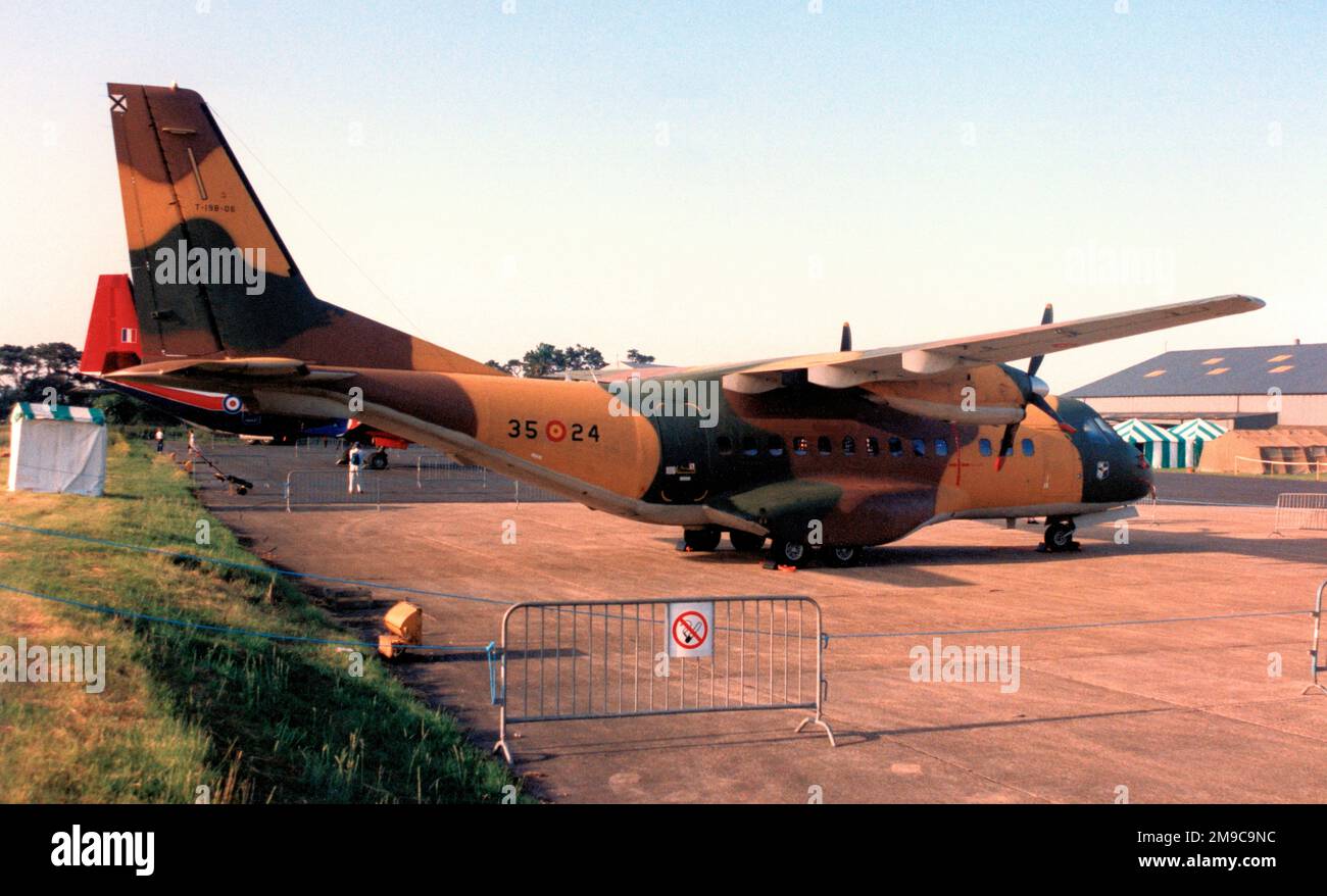 Fuerza Aerea Espanola - CASA CN-235-100m T.19B-06 - 35-24 (msn C037), von Ala 35, im Boscombe Down - Air Tournament International - 13. Juni 1992. (Fuerza Aerea Espanola - Spanische Luftwaffe). Stockfoto