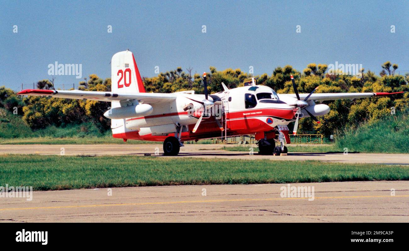 Securite Civile - Conair Turbo-Firecat F-ZBEH - '20' (Conair msn 035, ex Grumman TS-2A 136501 #410), am Flughafen Marseille-Marignac. Stockfoto