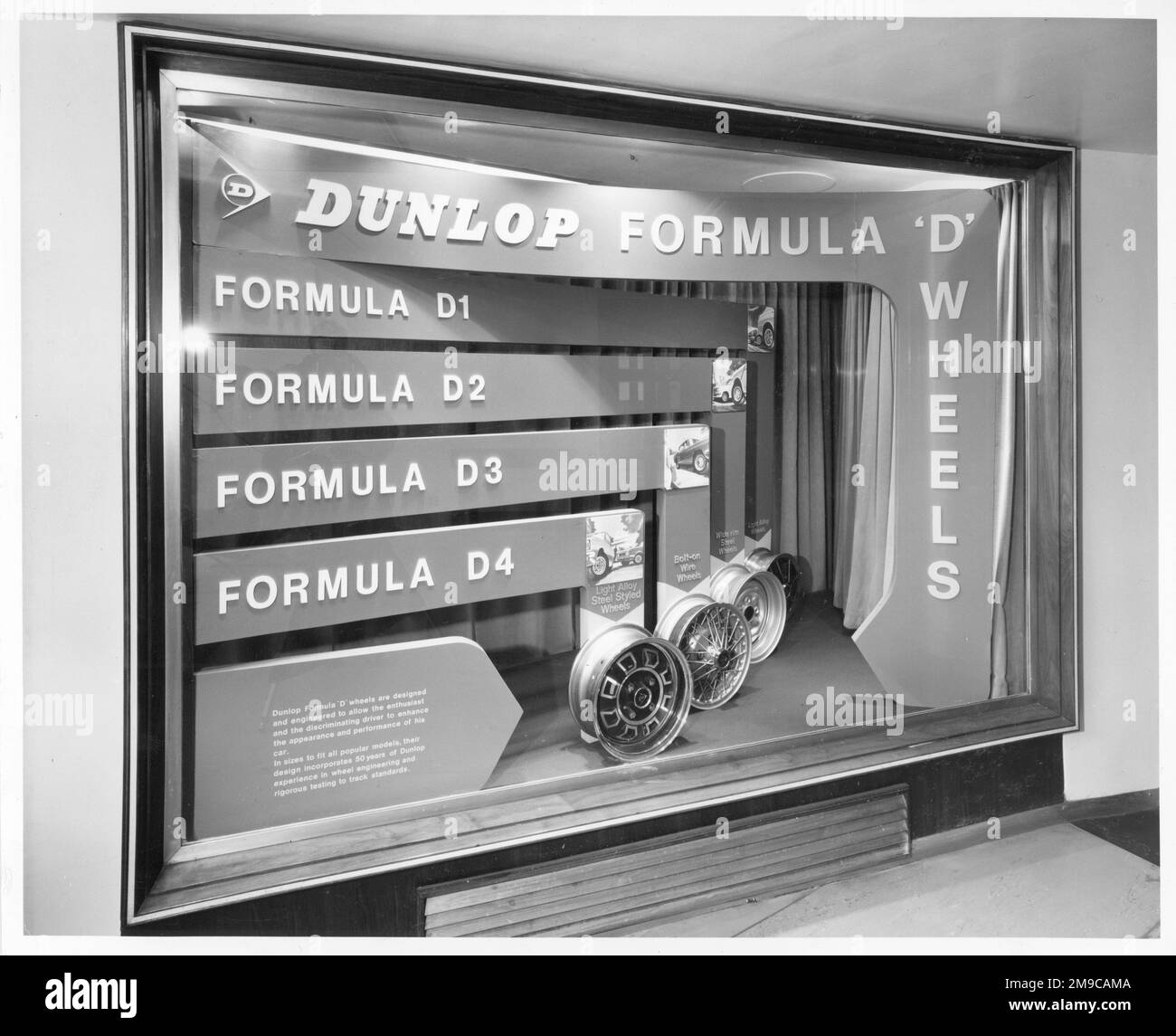 Dunlop Formula D Wheels (Dunlop Formel-D-Räder) wird angezeigt Stockfoto