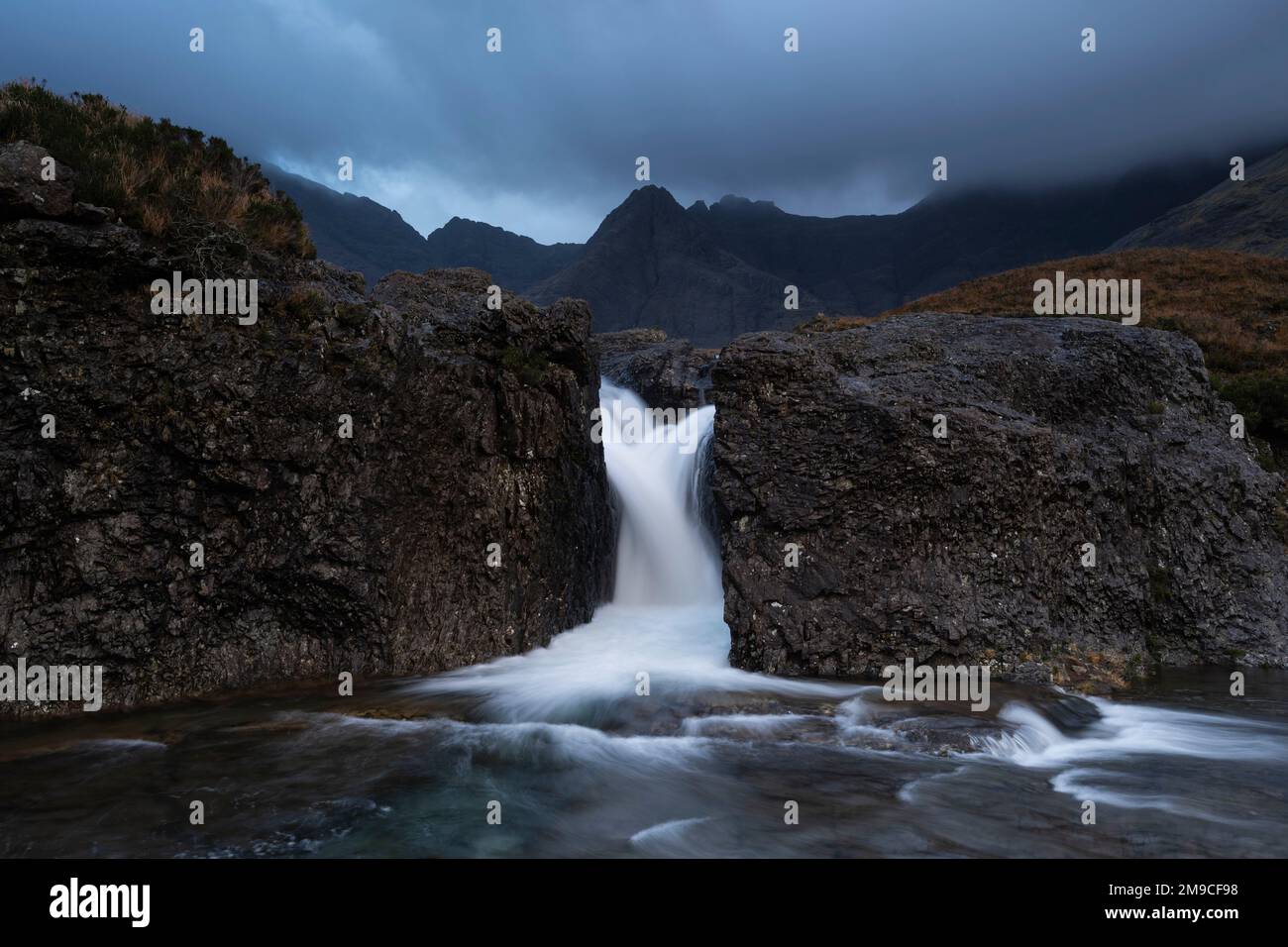 Kleiner Wasserfall in Fairy Pools, Isle of Skye, Schottland Stockfoto