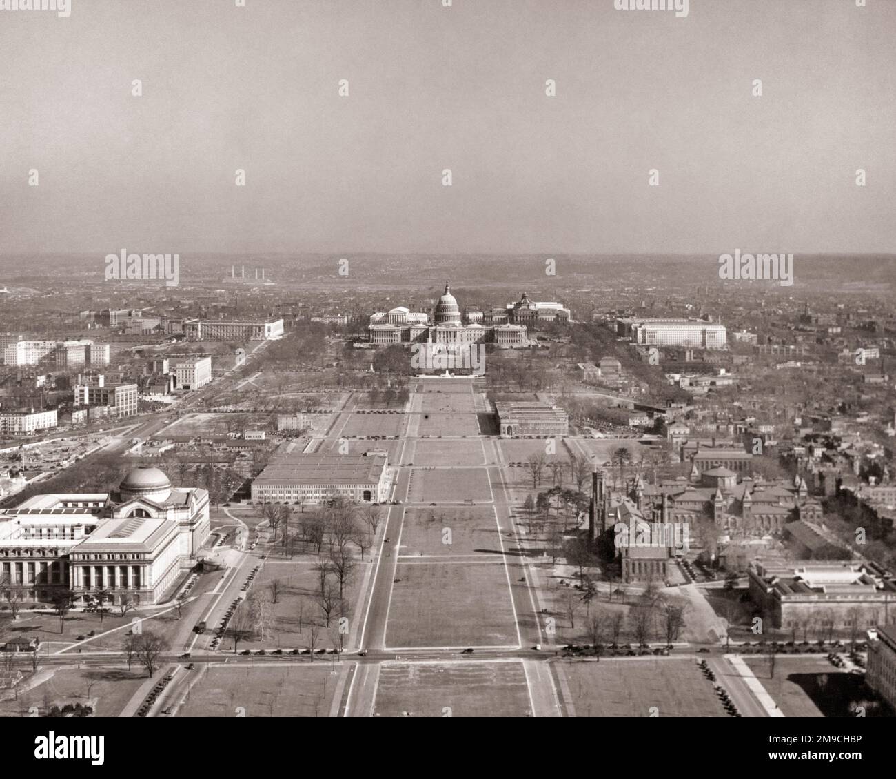 1930S UHR BLICK AUF DIE NATIONAL MALL VOM WASHINGTON MONUMENT ZUM CAPITOL WASHINGTON DC USA - Q74994 CPC001 HARS OLD FASHIONED Stockfoto
