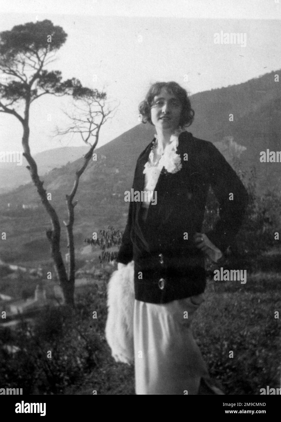 Eine Frau auf einem italienischen Hügel Stockfoto