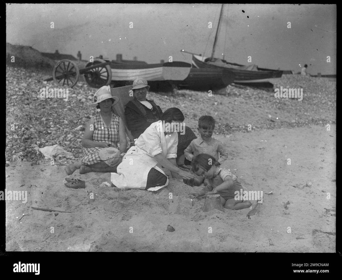 Eine Familie an einem britischen Strand Stockfoto