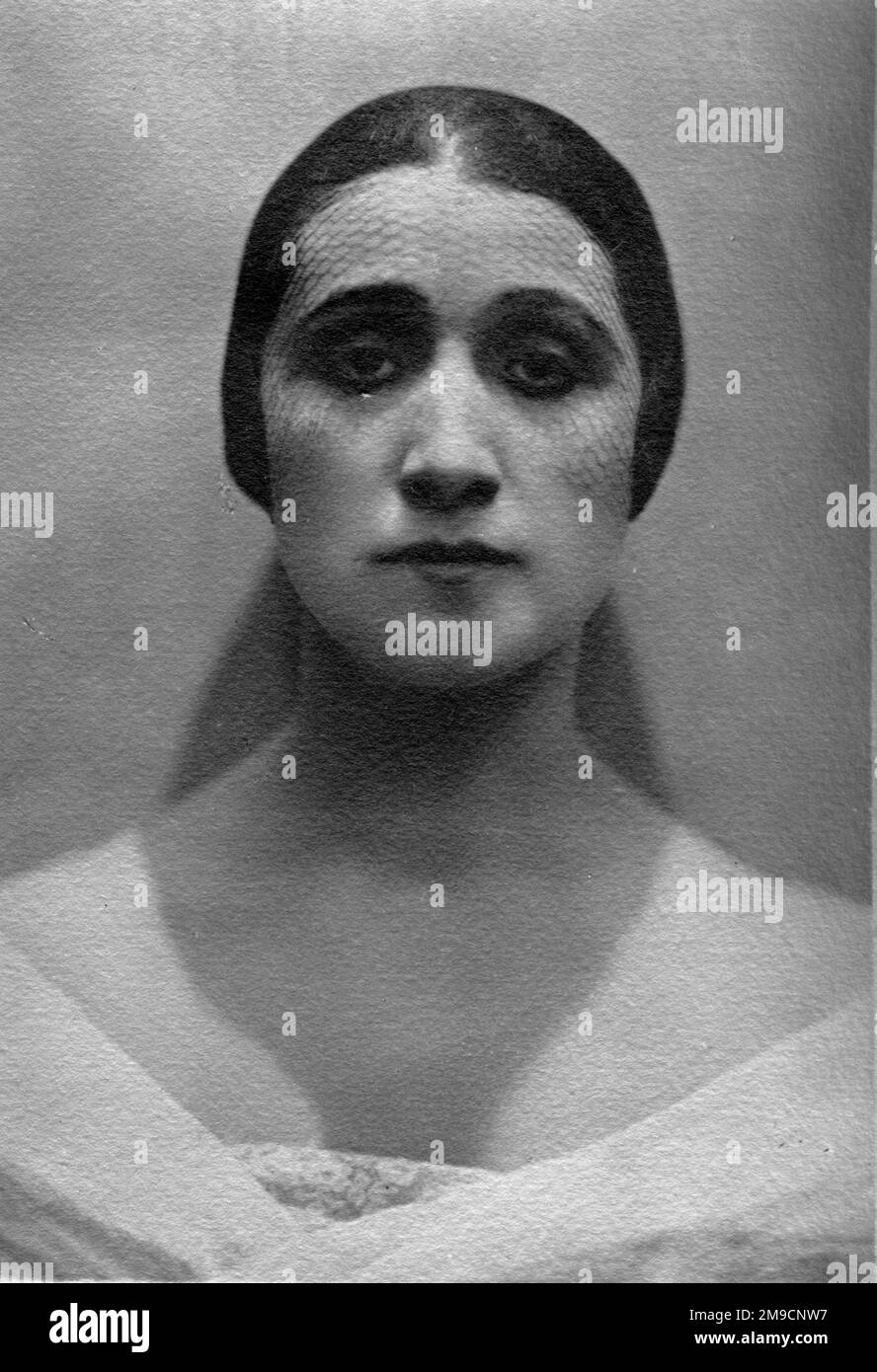 Vera Vergani, italienische Schauspielerin der Bühne und der Leinwand, hier auf einem Kopf-und-Schulter-Foto aus dem Jahr 1921 zu sehen. Stockfoto