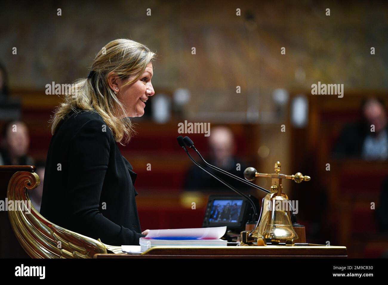 Paris, Frankreich. 17. Januar 2023. Präsident der französischen Nationalversammlung Yael Braun Pivet während einer Fragestunde an die Regierung auf der Pariser Nationalversammlung am 17. Januar 2023. Kredit: Victor Joly/Alamy Live News Stockfoto