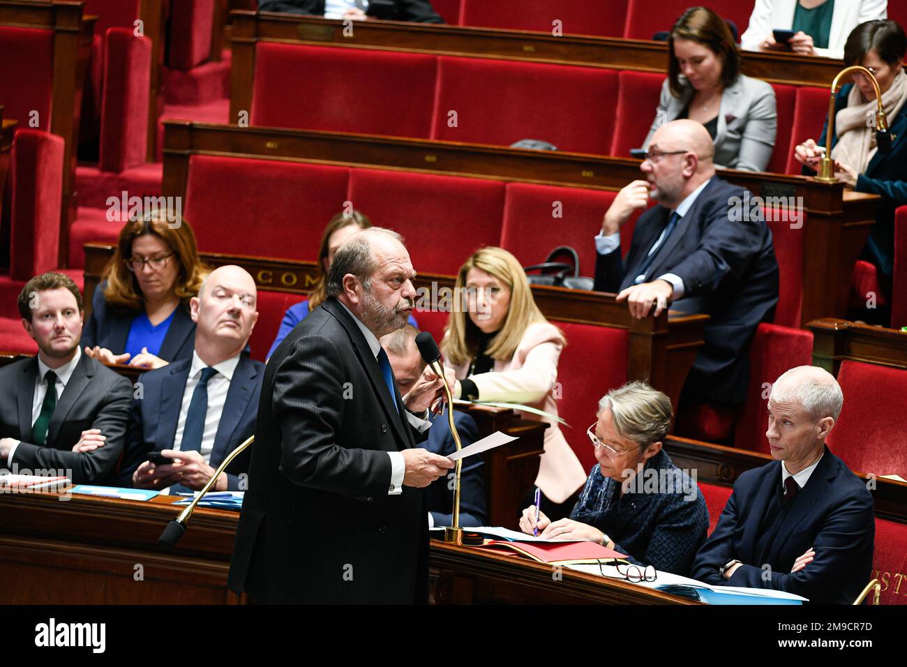 Paris, Frankreich. 17. Januar 2023. Der französische Justizminister Eric Dupont Moretti während einer Fragestunde an die Regierung auf der Pariser Nationalversammlung am 17. Januar 2023. Kredit: Victor Joly/Alamy Live News Stockfoto