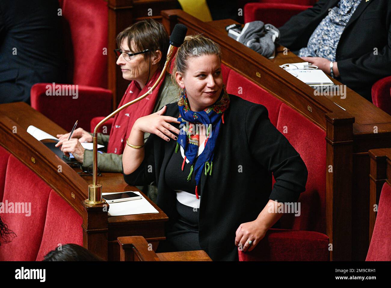 Paris, Frankreich. 17. Januar 2023. Französischer Stellvertreter und Präsident der parlamentarischen Fraktion La France Insoumise LFI Mathilde Panot während einer Fragestunde an die Regierung auf der Pariser Nationalversammlung am 17. Januar 2023. Kredit: Victor Joly/Alamy Live News Stockfoto