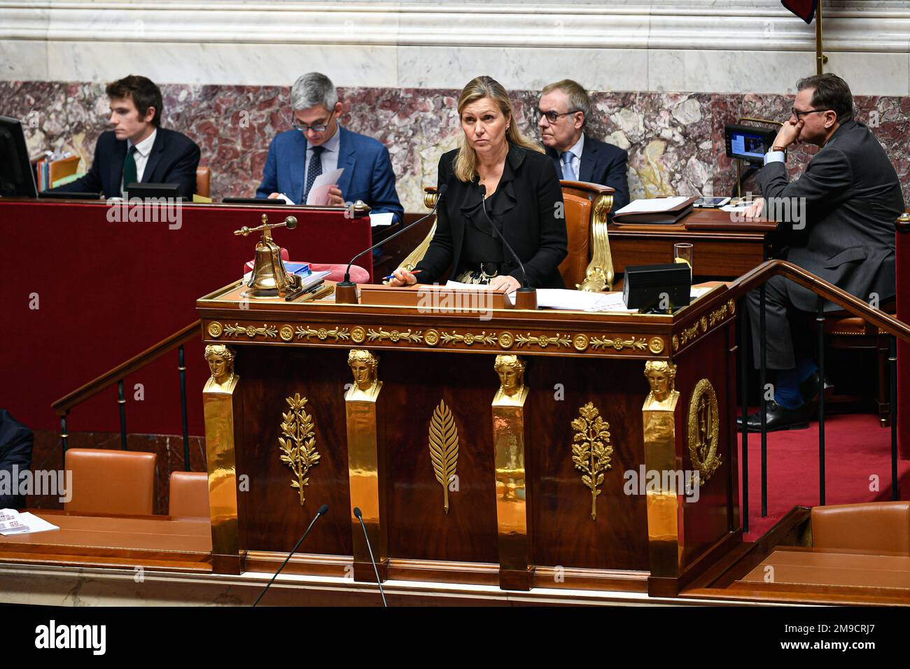 Paris, Frankreich. 17. Januar 2023. Präsident der französischen Nationalversammlung Yael Braun Pivet während einer Fragestunde an die Regierung auf der Pariser Nationalversammlung am 17. Januar 2023. Kredit: Victor Joly/Alamy Live News Stockfoto