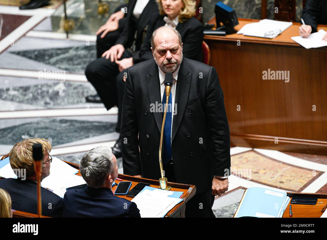 Paris, Frankreich. 17. Januar 2023. Der französische Justizminister Eric Dupont Moretti während einer Fragestunde an die Regierung auf der Pariser Nationalversammlung am 17. Januar 2023. Kredit: Victor Joly/Alamy Live News Stockfoto