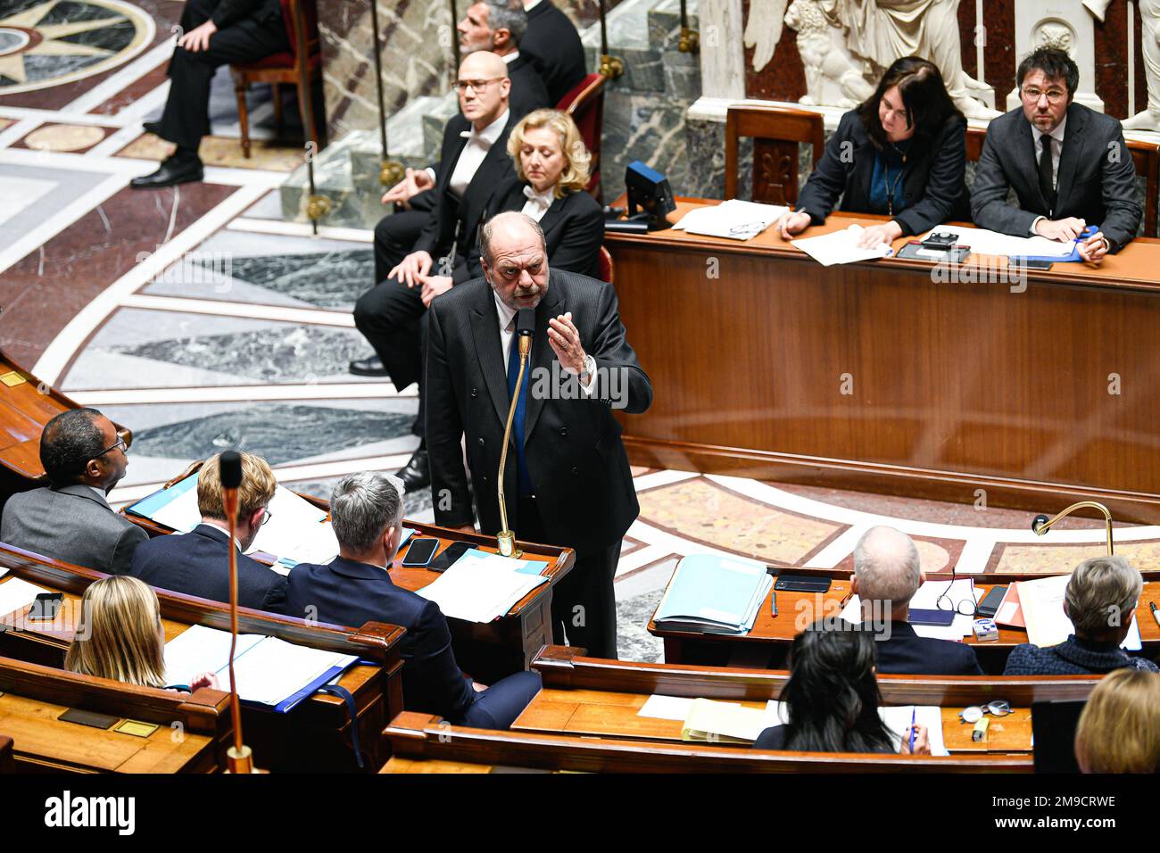 Paris, Frankreich. 17. Januar 2023. Der französische Justizminister Eric Dupont Moretti während einer Fragestunde an die Regierung auf der Pariser Nationalversammlung am 17. Januar 2023. Kredit: Victor Joly/Alamy Live News Stockfoto
