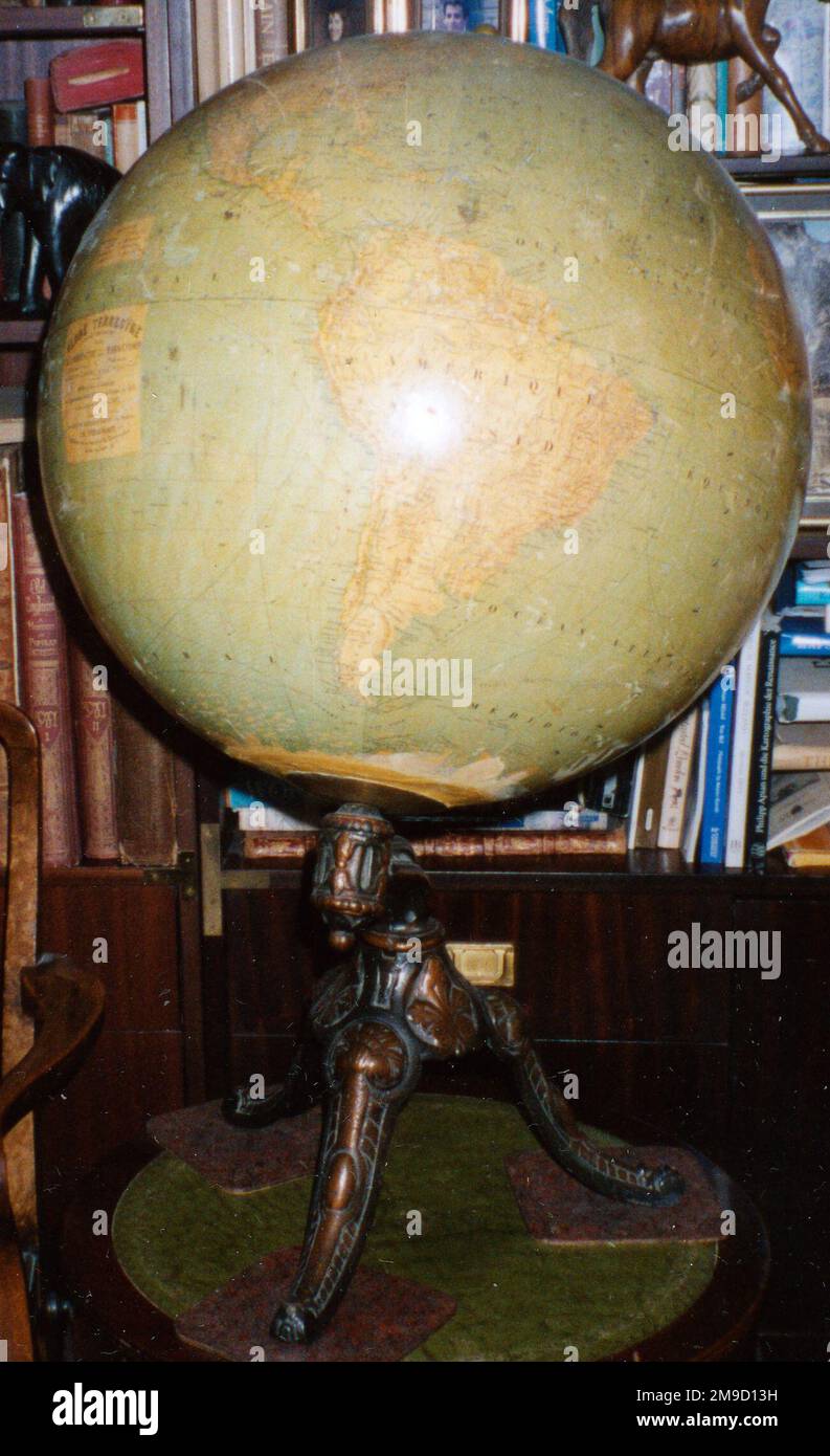Globe - L'Arochette - Bonnefort - Delagrave 23' Stockfoto