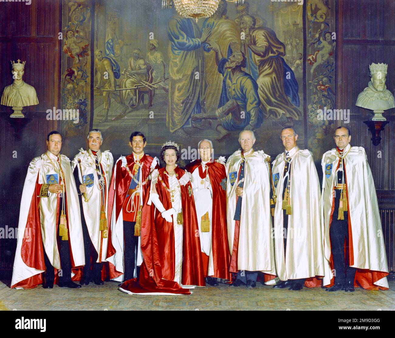 Queen elizabeth ii portrait crown Fotos und Bildmaterial in hoher