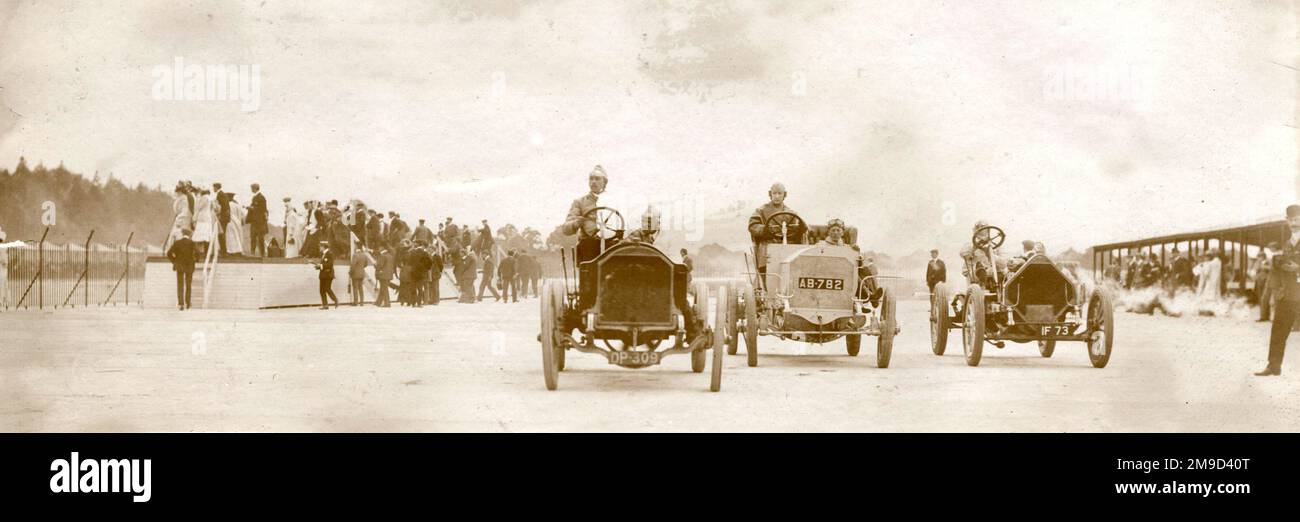 Brooklands, First Meeting - Cars beim Start des Horsley Plate Race 1907. Stockfoto