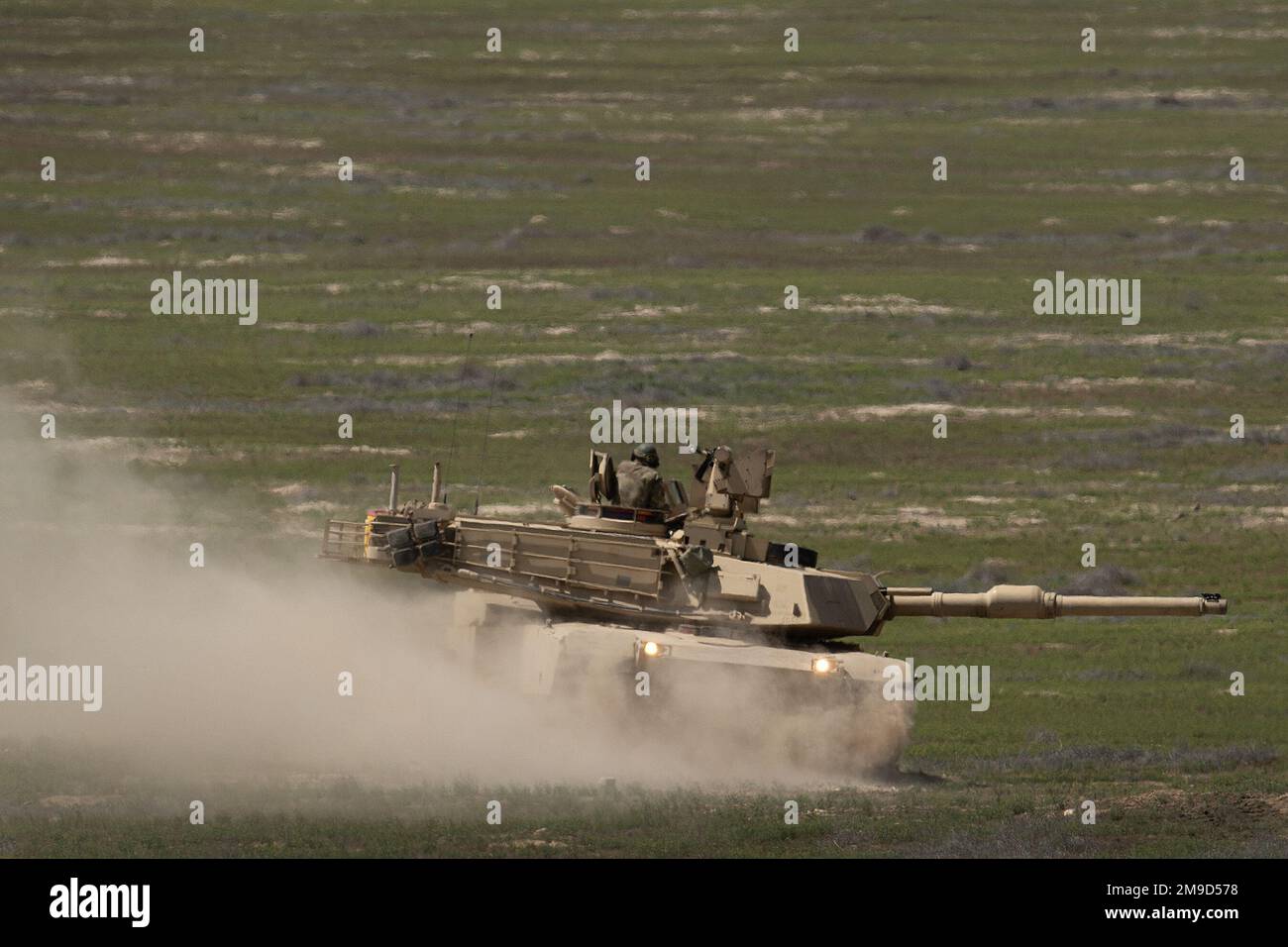 Abrams Tanks von A Company, 2-116. Combined Arms Battalion, 116. Kavallerie Brigade Combat Team, Idaho Army National Guard führen Übungen im Orchard Combat Training Center durch, bevor sie zur Unterstützung der Operation Spartan Shield eingesetzt werden. Stockfoto