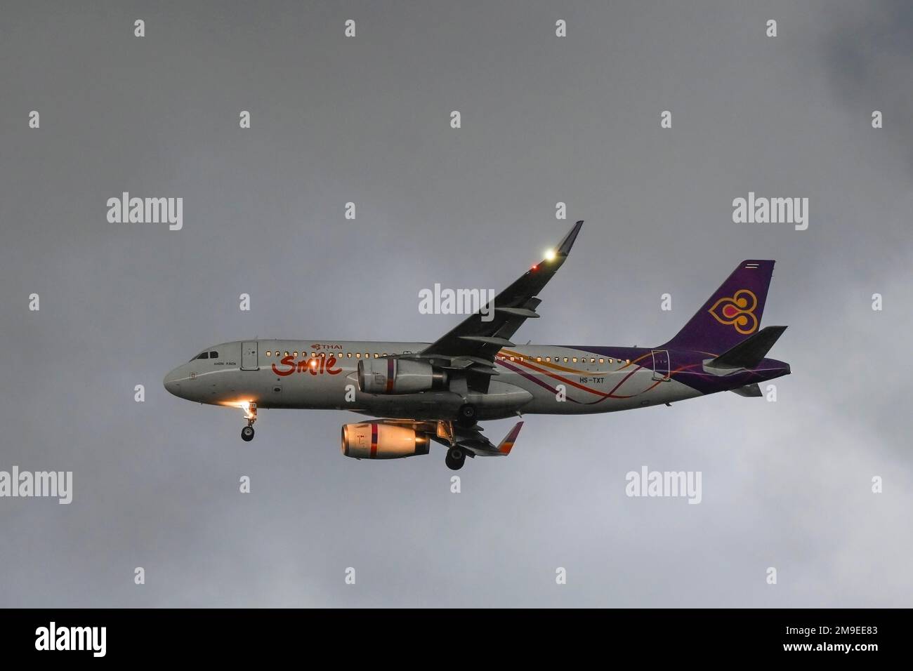 Flugzeug Thai Smile, Airbus A320-200, HS-TXT, Thailand Stockfoto
