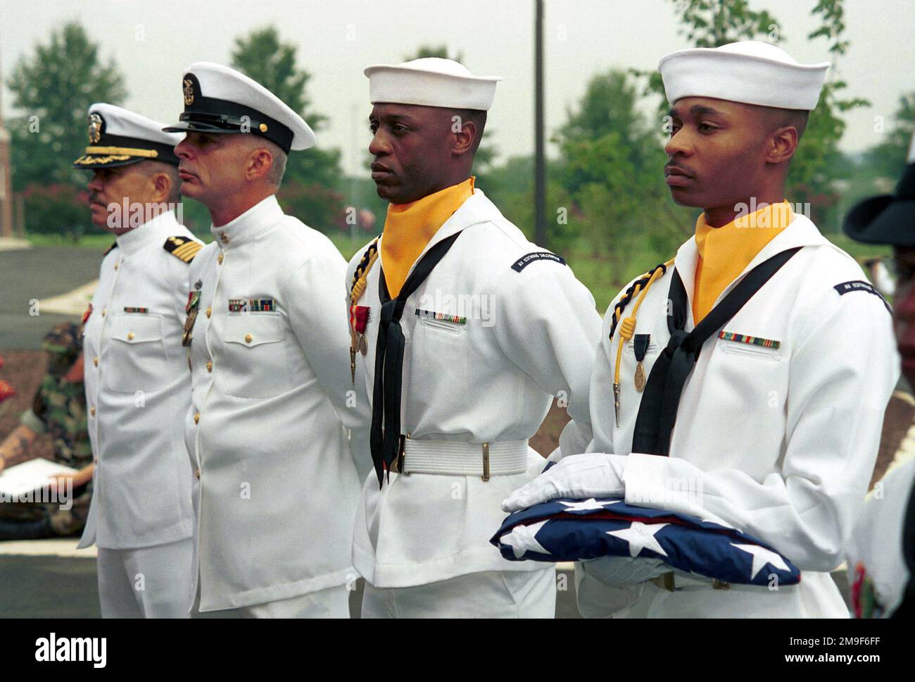 Matrosen, die an Bord der MarinekorpsBasis Quantico, Virginia