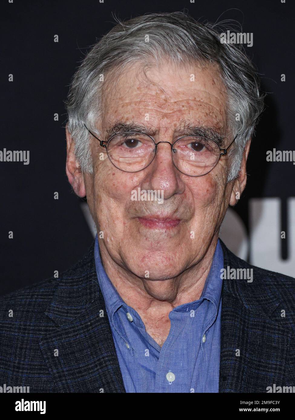 WESTWOOD, LOS ANGELES, KALIFORNIEN, USA - 17. JANUAR: Elliott Gould trifft am 17. Januar 2023 auf der Los Angeles Premiere von Netflix's „You People“ im Regency Village Theatre in Westwood, Los Angeles, Kalifornien, USA ein. (Foto von Xavier Collin/Image Press Agency) Stockfoto