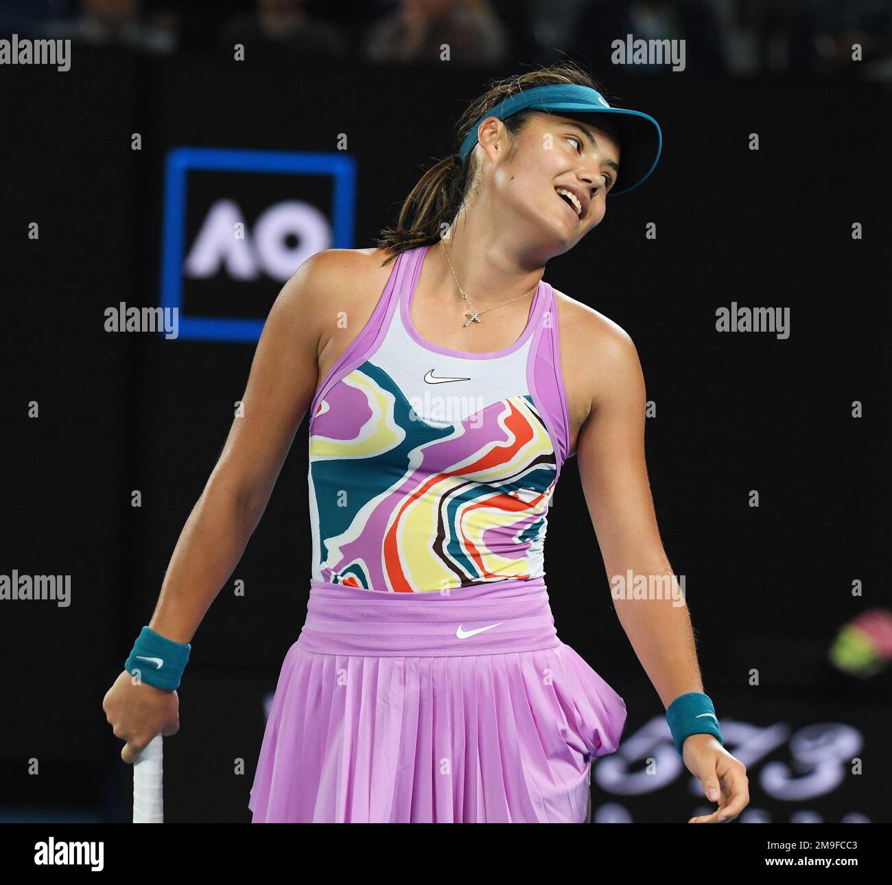 Melbourne, Australien. 18. Januar 2023. Australian Open 2023 Melbourne Park Day 3 18./01/2023. Emma Raducanu (GBR) verliert zweite Runde des Spiels Guthaben: Roger Parker/Alamy Live News Stockfoto Melbourne, Australien. 18. Januar 2023. Australian Open 2023 Melbourne Park Day 3 18./01/2023. Emma Raducanu (GBR) verliert zweite Runde des Spiels Guthaben: Roger Parker/Alamy Live News Stockfoto