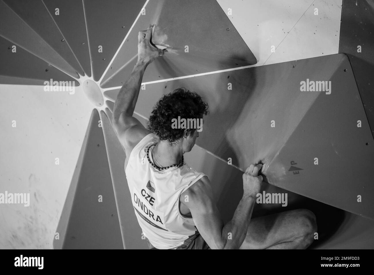 5. AUGUST 2021 - TOKIO, JAPAN: Adam ONDRA aus der Tschechischen Republik tritt beim Olympischen Spiel 2020 in Tokio am kombinierten Finale der Sportklettern der Männer an Stockfoto