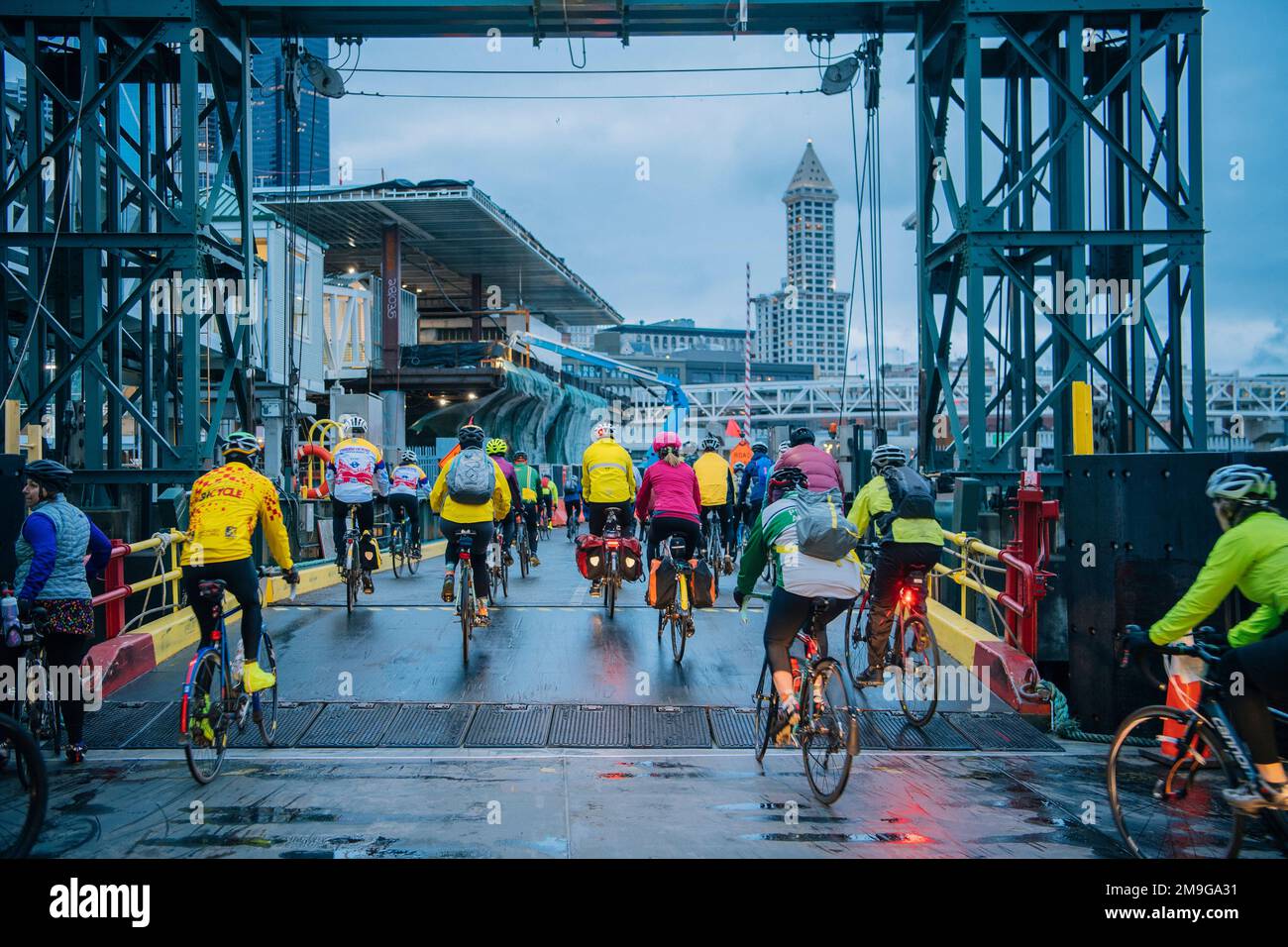 Blick auf das Radfahren im regnerischen Tag, Seattle, Washington, USA Stockfoto