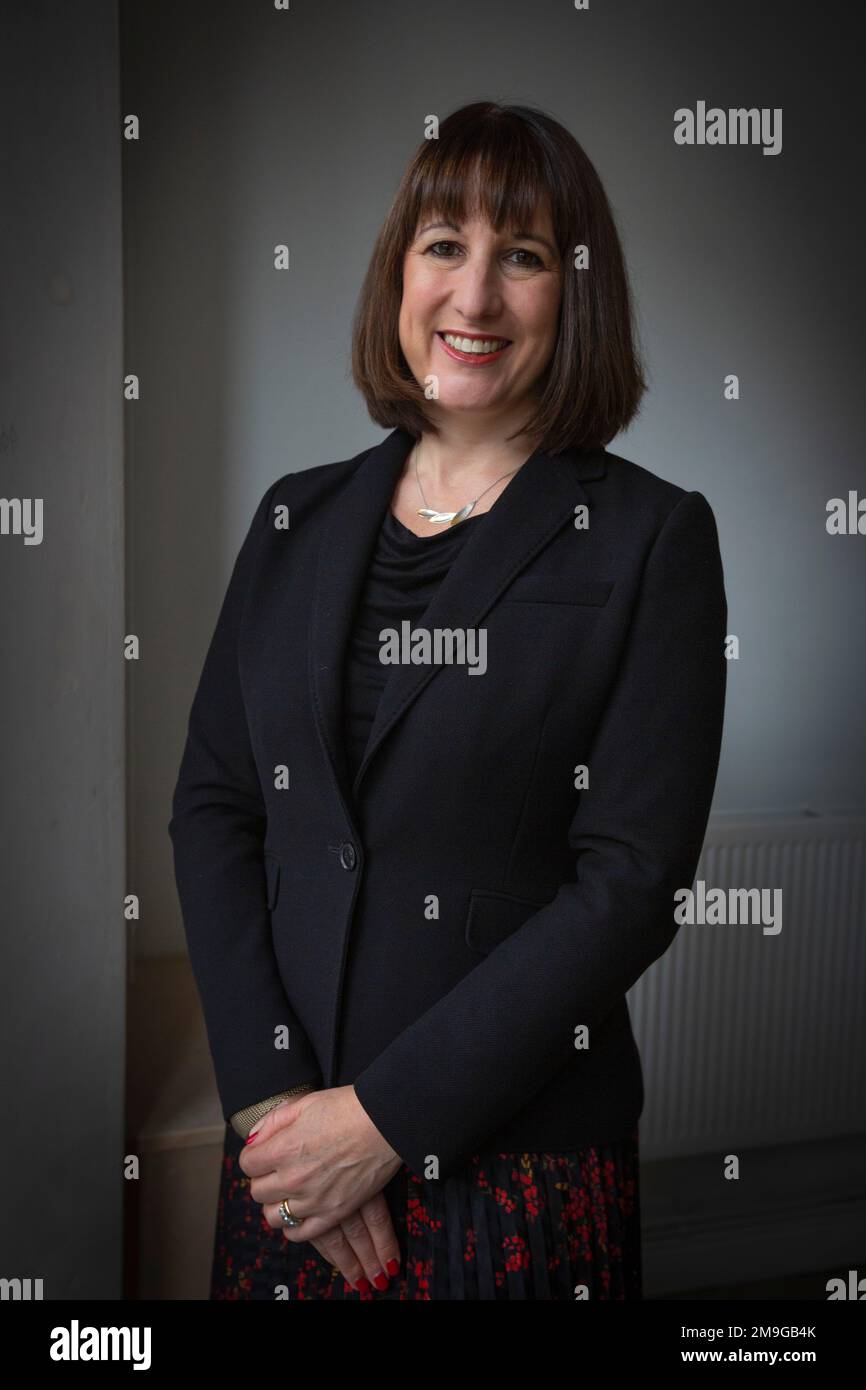 Schattenkanzlerin der Staatskasse Rachel Reeves, Abgeordnete, abgebildet in Bootle, Merseyside am Tag des Beginns der 2022. Labour-Party-Konferenz in Liverpool. Stockfoto