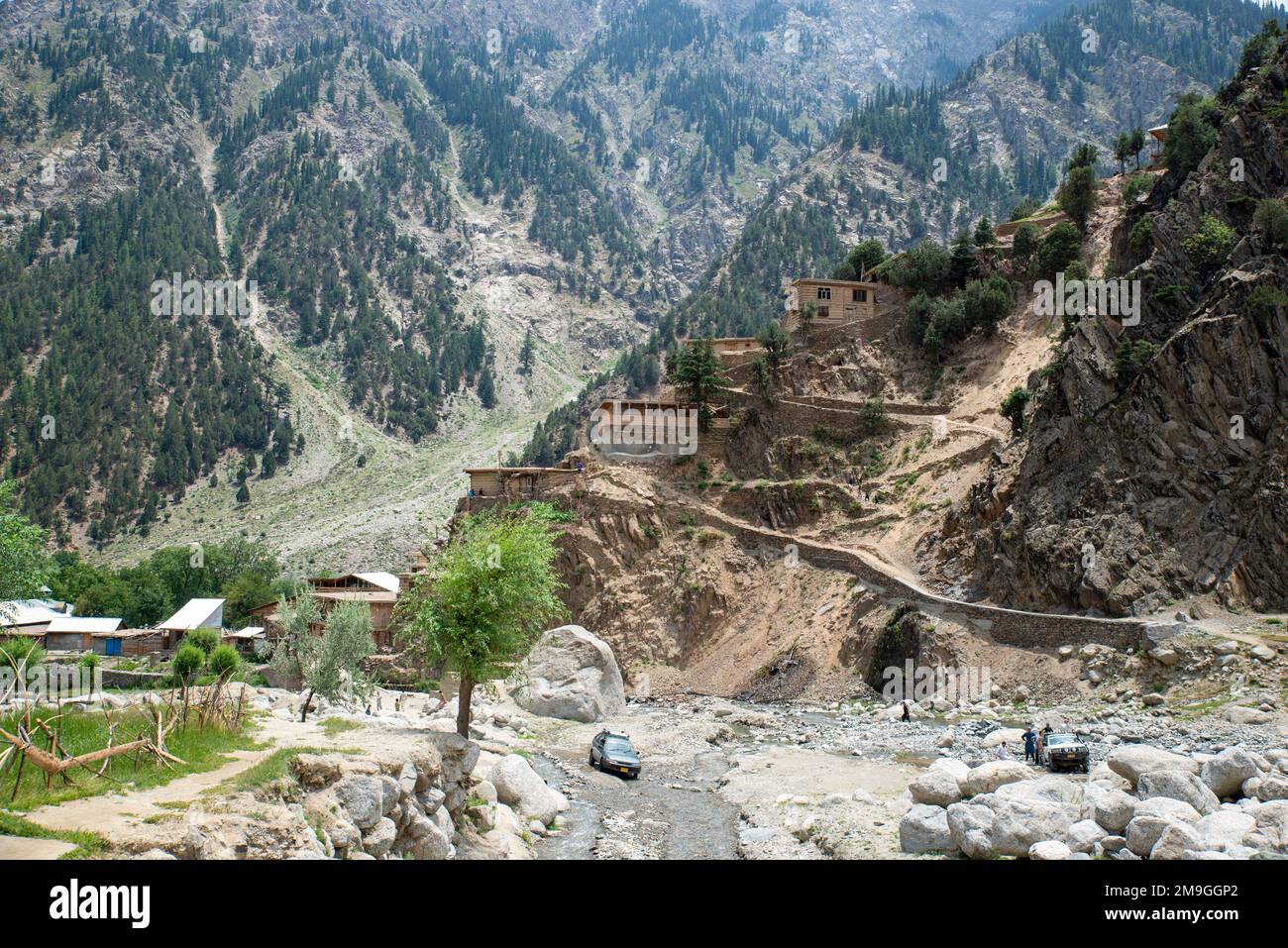 Blick auf das Dorf Shaikhanandah, Bumburet Valley, Pakistan Stockfoto